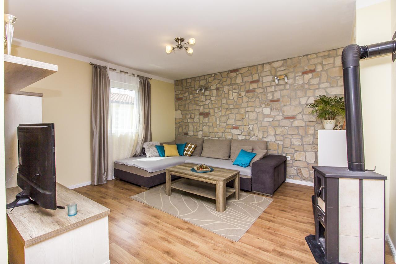 Apartman Maxim Apartment Pula Exterior foto