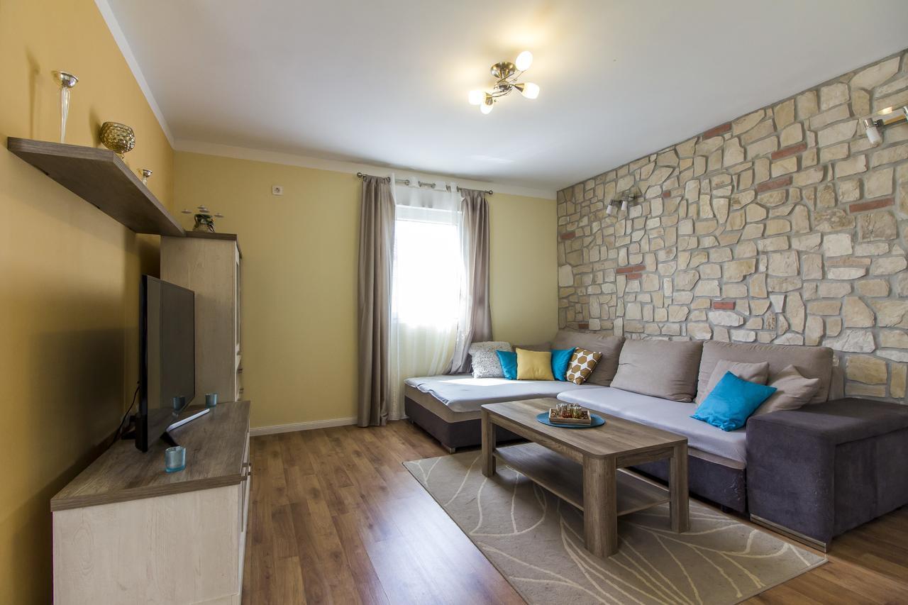 Apartman Maxim Apartment Pula Exterior foto