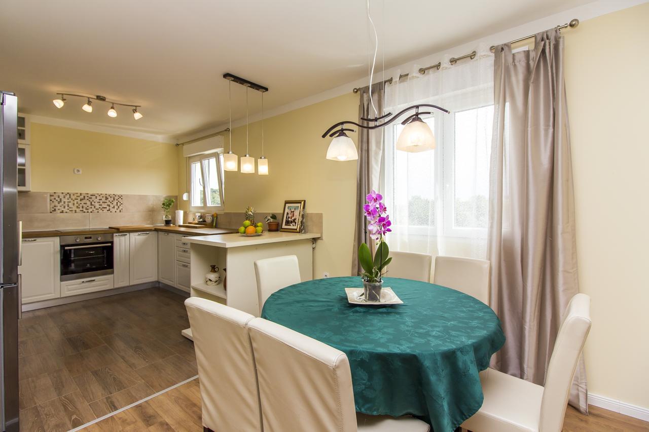 Apartman Maxim Apartment Pula Exterior foto